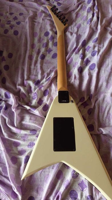 Chitara electrica Jackson JS Series Rhoads JS32 Ivory