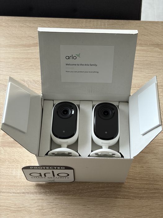 Arlo Essential Indoor Camera 2nd Generation (комплект от 2 броя)