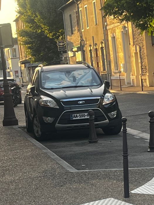 FORD Kuga 2010 — imagine 2