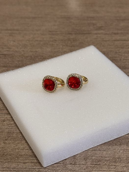 Продам новые серьги