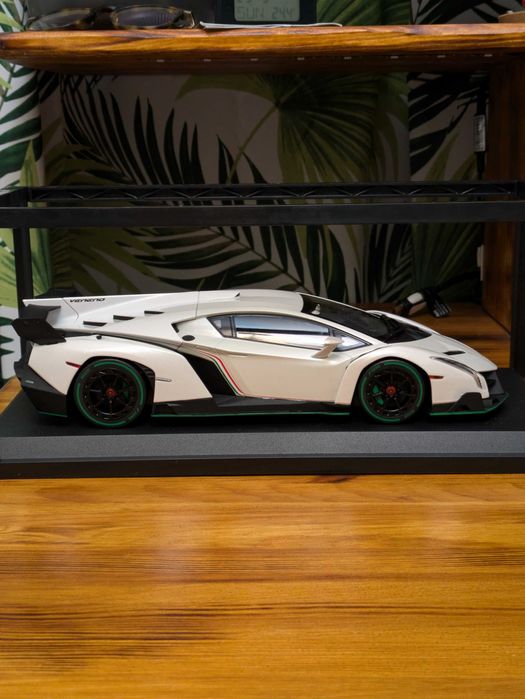 Macheta Lamborghini Veneno 1/18