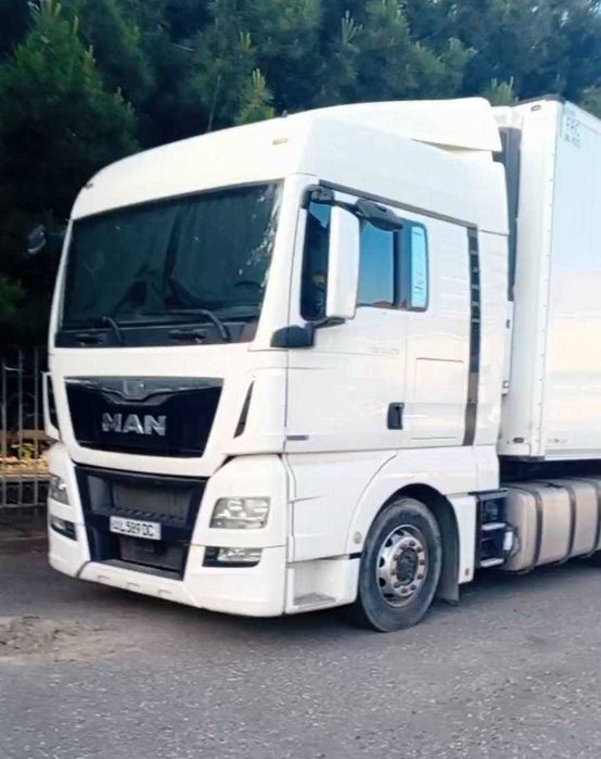 Продается сед тягач MAN 18