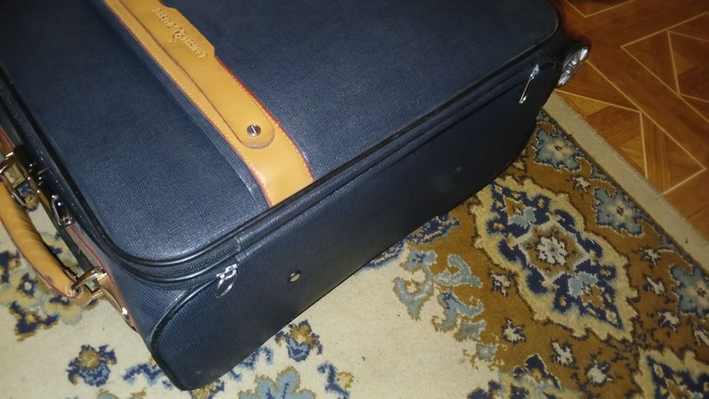 Чемодан на колесах