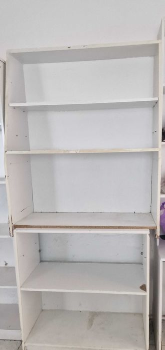 Б/б полка витрин шкафтар сатылады. 4 штугы бирге  15 000тг