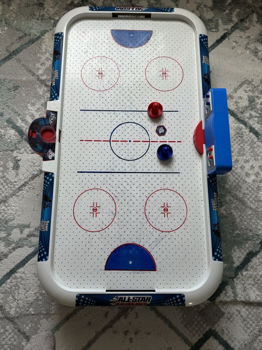 Настолный аэрохоккей