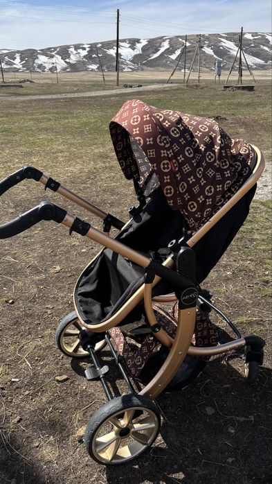 Коляска,жиналады