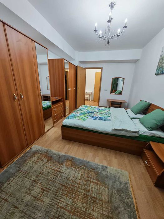 Apartament 2 cam DECOMANDAT, SU 60 mp+garaj subteran,zona Hotel Nevis