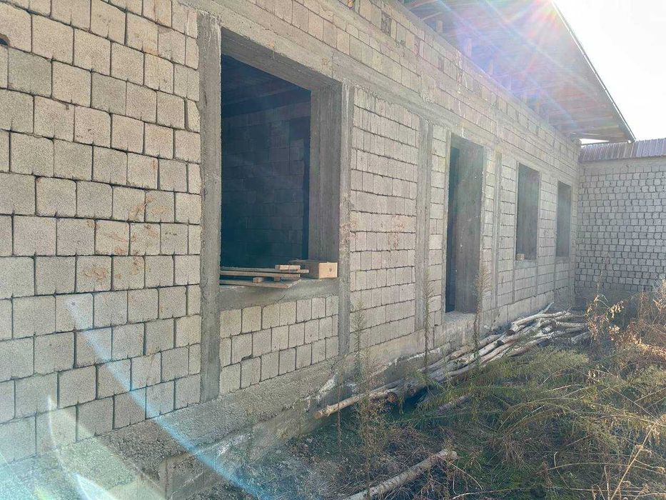 дом новостройка (участок)