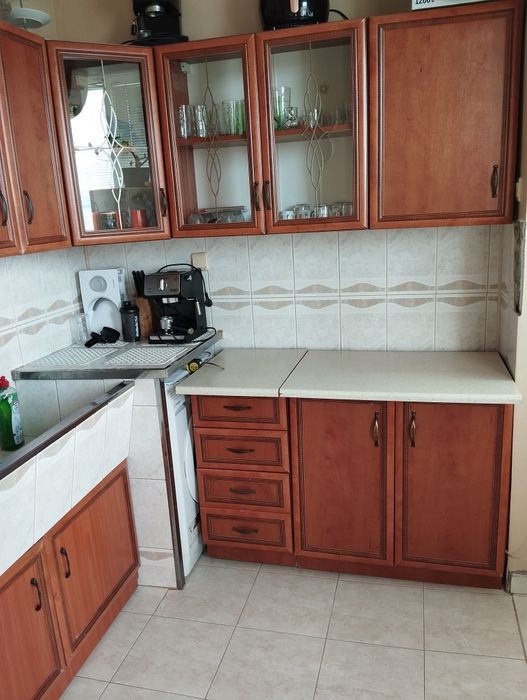 Продавам  Г  -  Образна кухня  - Запазена  с леки забележки