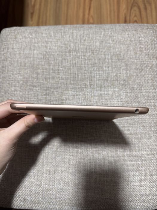 Продам iPad mini 5