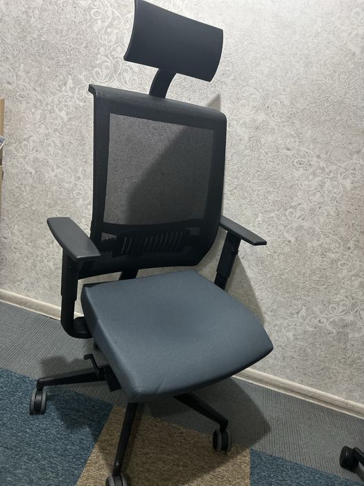 продам офисное кресло