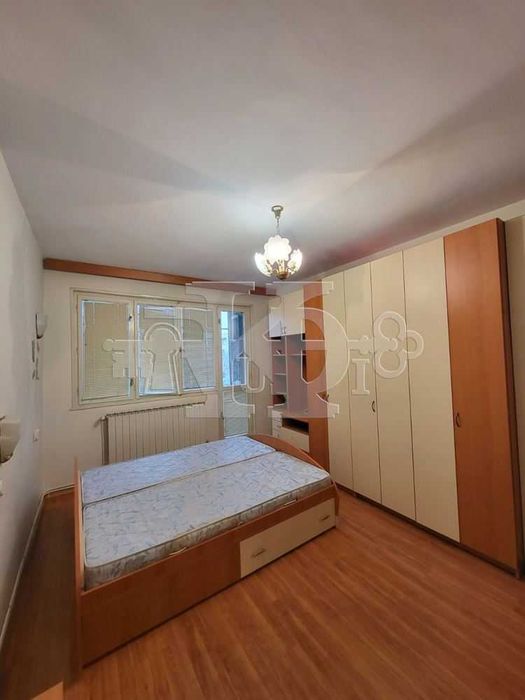 Дава се под наем Тристаен апартамент в Добрич, Център - 90 кв.м за 280.5 € - Снимка #4