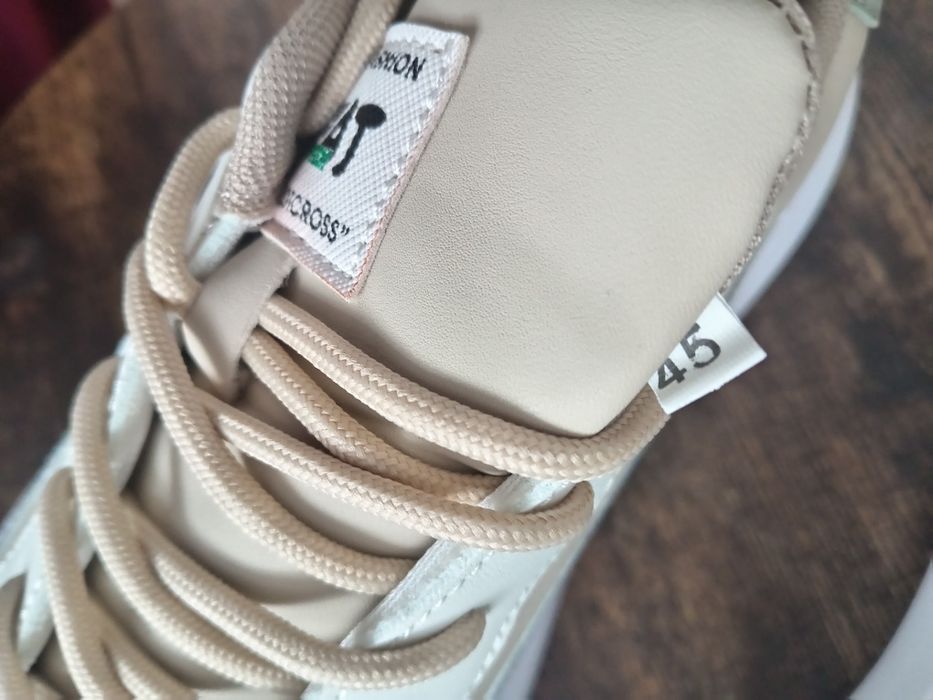Vând pantofi sport casual pt barbati