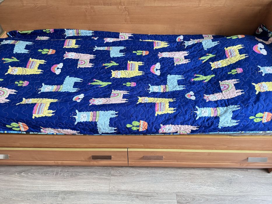 Кровать с ортопедическим матрасом