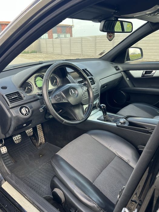 Vând  Mercedes c220 w204