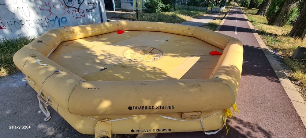 Авариен спасителен сал за 46 personen внос от САЩ