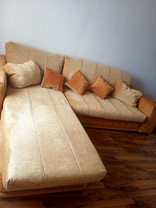 Продается диван угловой