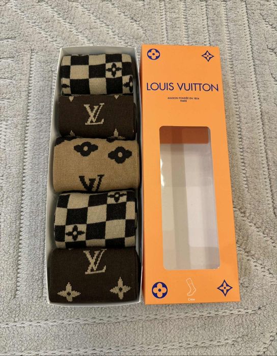 Ароматизирани чорапи в кутия.