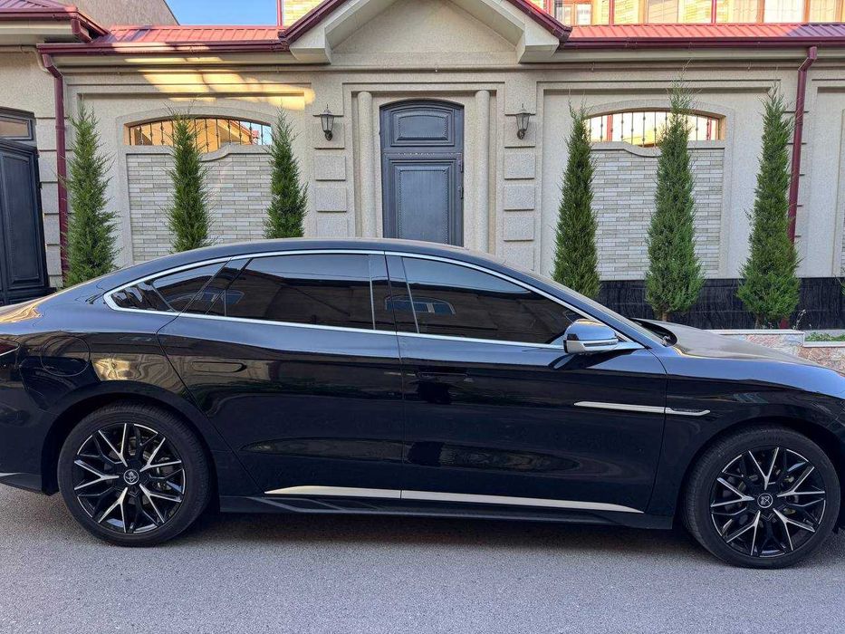 Продаю свою машину BYD HAN 506км 2025г.
