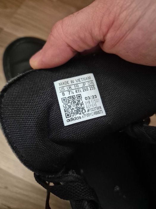 Обувки адидас номер 41