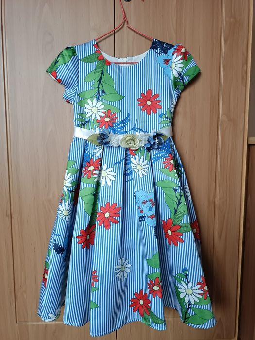 Платья нарядные для девочки