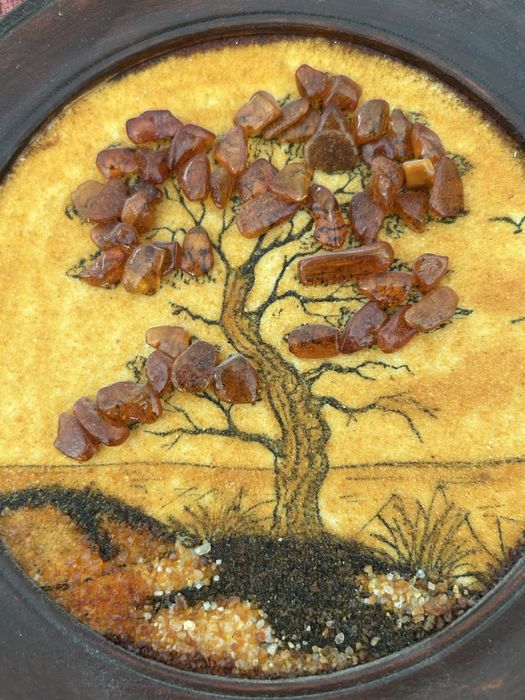 Старинна съветска картина с балтийски кехлибар