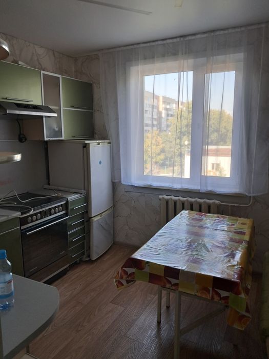 Продам квартиру 3-комнатную