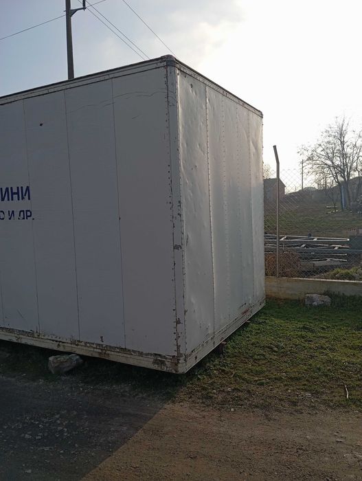 Продавам Фургон от камион 7.20 м.