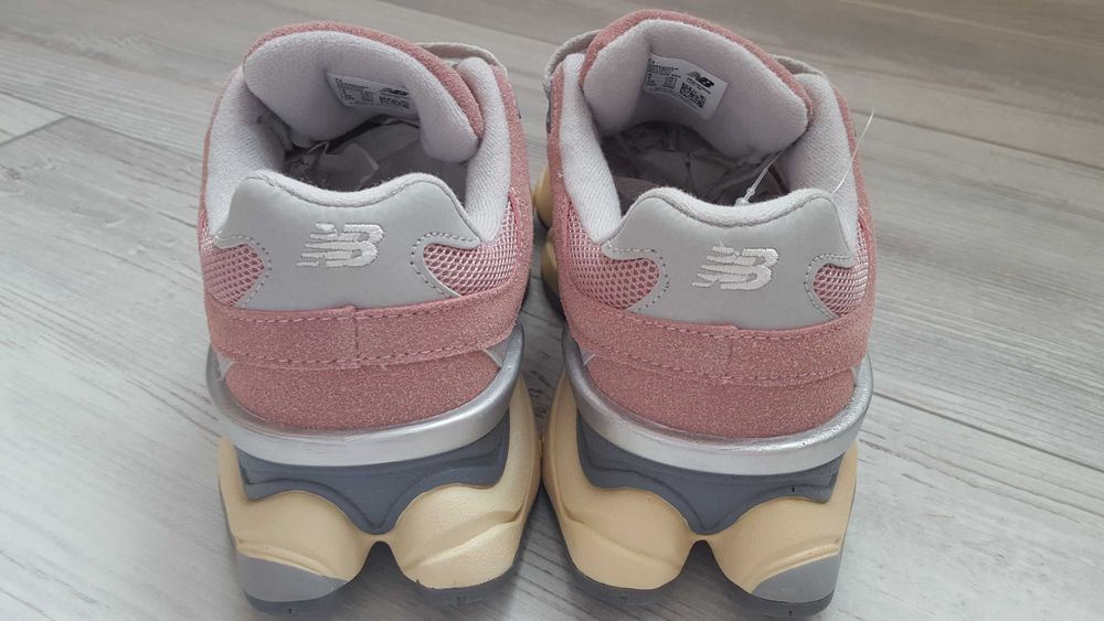 Нови розови дамски маратонки New Balance 9060 U9060HSP р-р 39