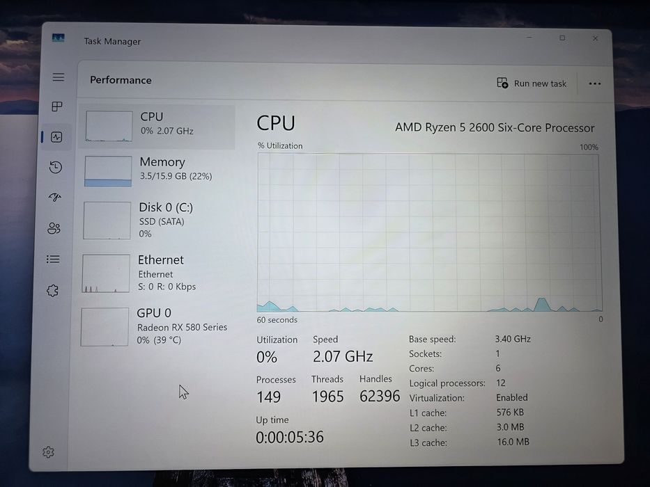 Se vinde acest pc cu urmatoarele