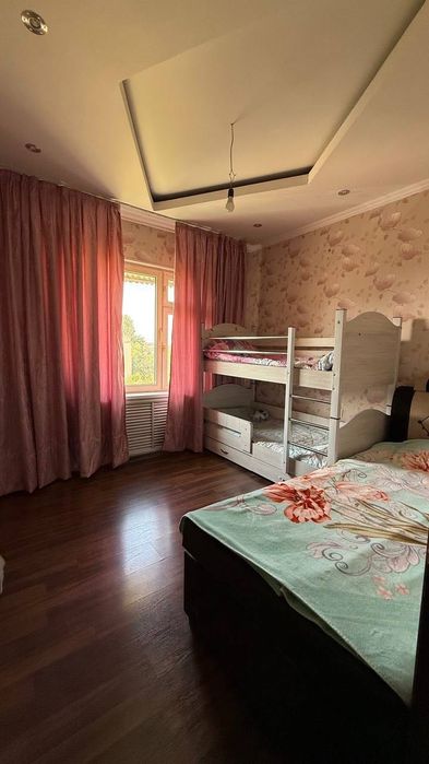 Срочно родается квартира в Яшнобадском районе 77м2