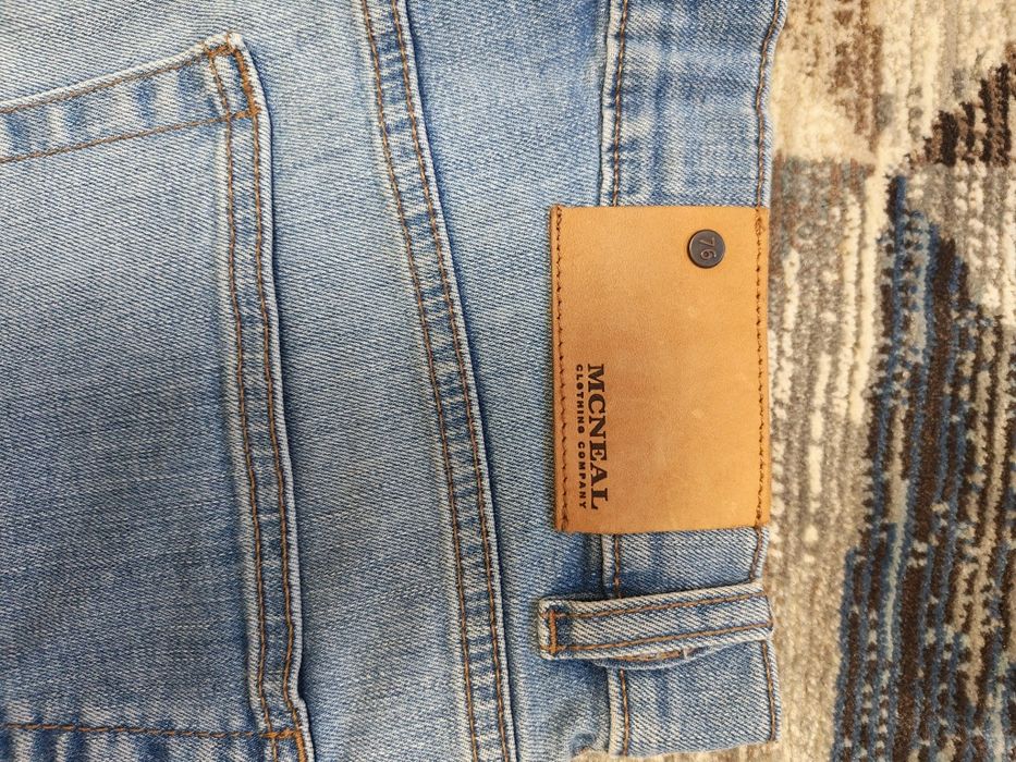 De vânzare blugi Mc Neal