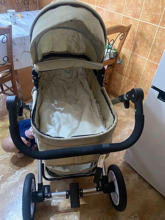 Продам каляску в хорошем состояние.