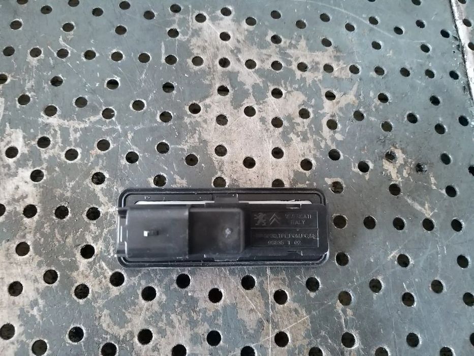 Switch maner deschidere haion peugeot 5008 2 95835t02