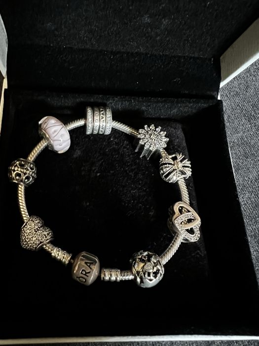 Pandora гривна с елементи