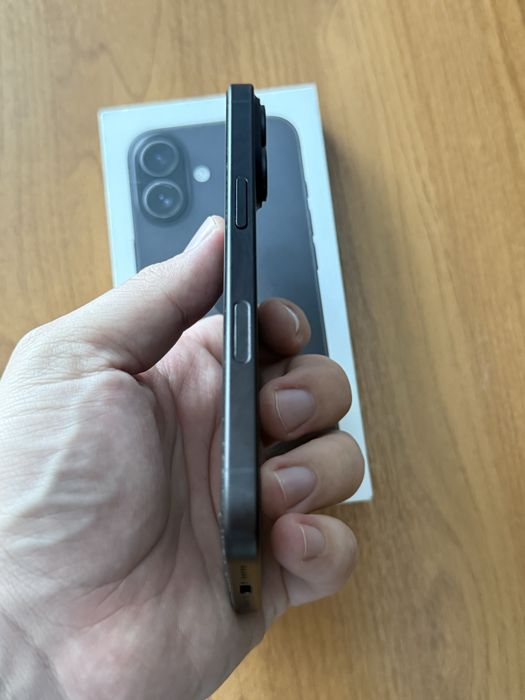 Продается iphone 16, идеал емкость 100%