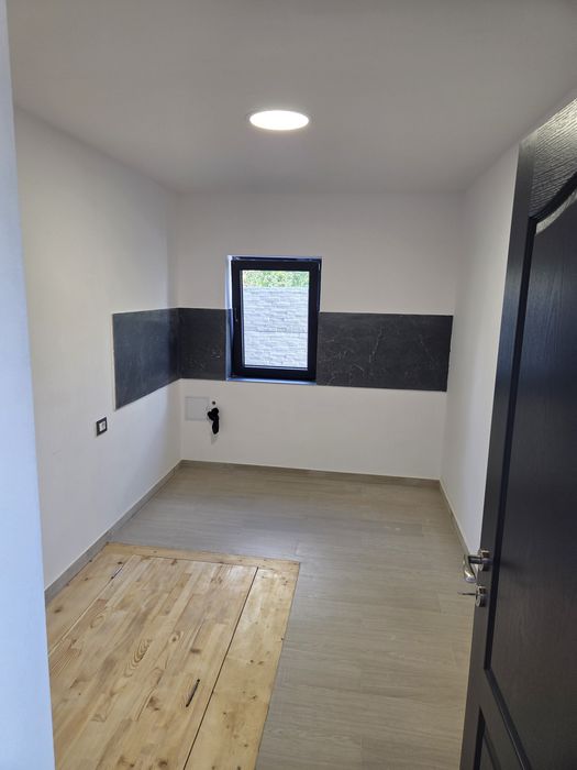 Casa de vanzare - Deveselu, stradal, teren 2900mp,