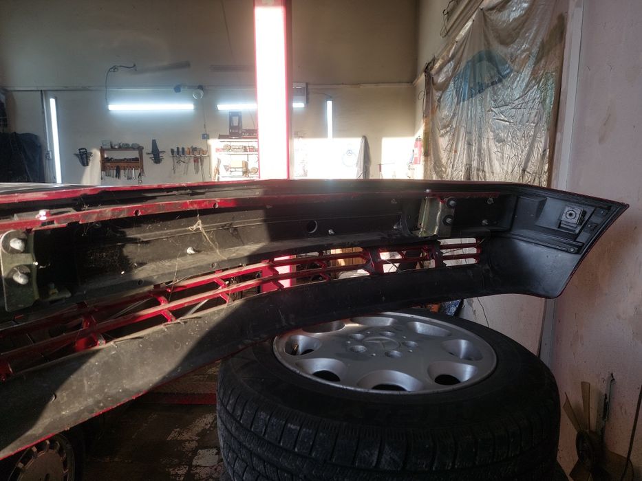 Передний бампер мерседес 190