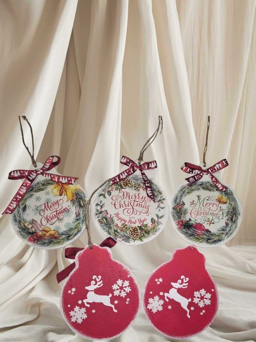 Дървени декорации и магнитчета