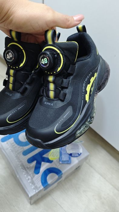 Новые кроссовки детские