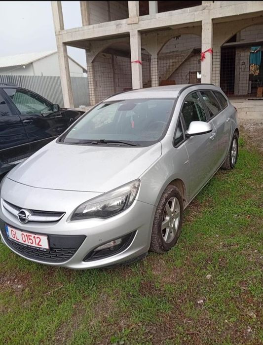 Opel asta J 1.6 diesel cu motor defect - se vinde intreaga