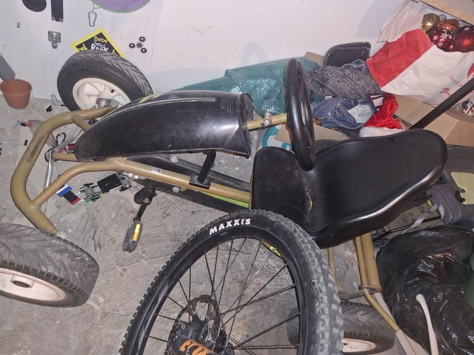 Vând kart berg cu pedale pentru copii sau adulti