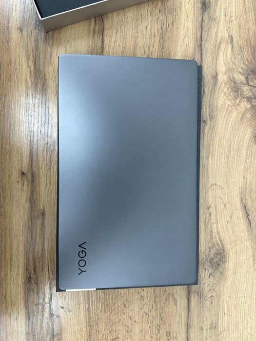 Lenovo Yoga S940.