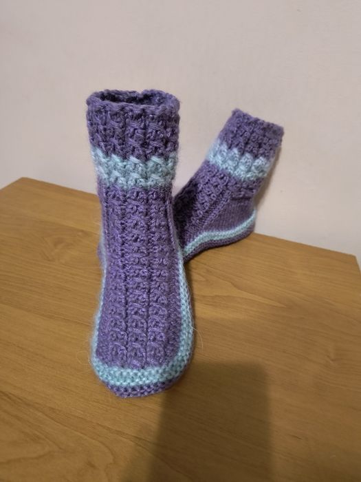 Мъжки и дамски безшевни ръчно изработени терлици