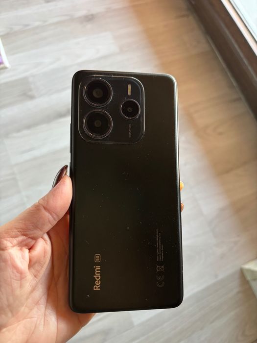 Продава перфектен Redmi Note 14