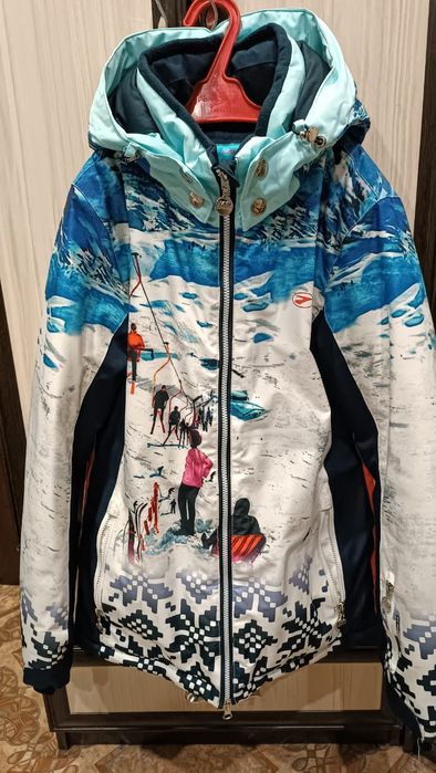 Зимняя женская куртка