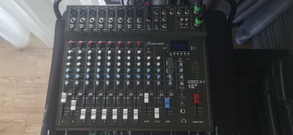 Vand mixer audio Studiomaster CLUB XS12+