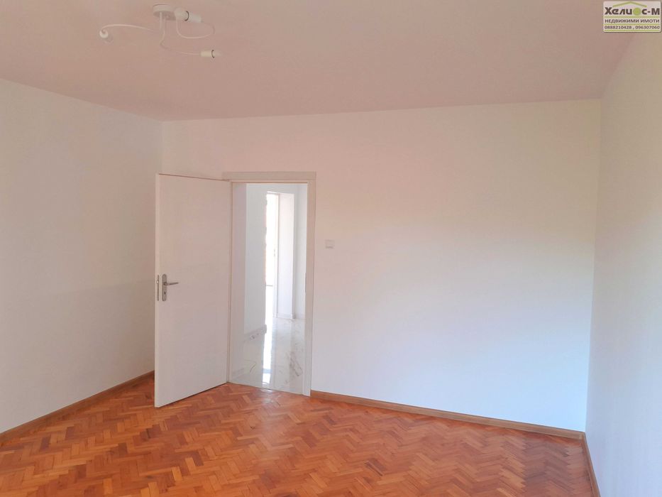 Тристаен апартамент до парк "Монтанезиум" и "Слънчева градина"