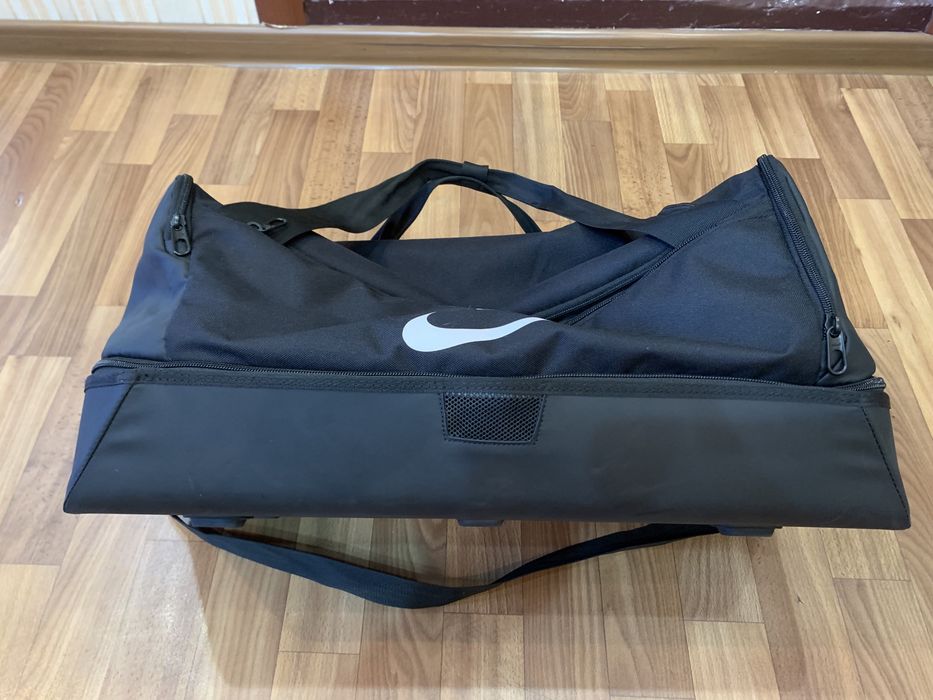 Рюкзак Nike оригинал , новый , удобный .