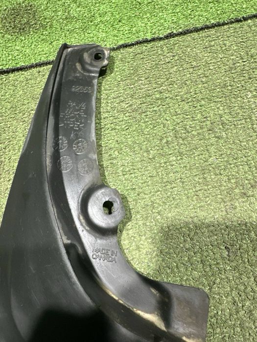 Бризгавик Toyota RAV4